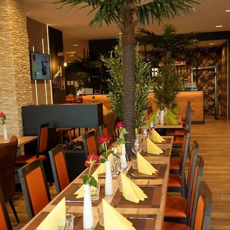 Hotel Amper 3*